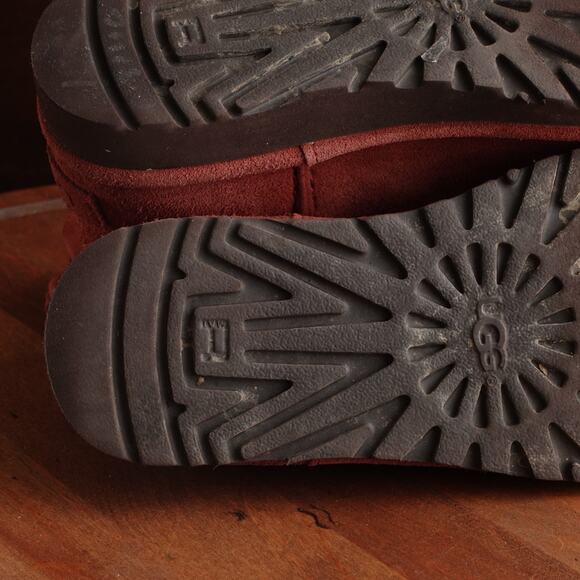 UGG Boots Womens SZ 6 Red Unlined Classic Mini Suede Pull On Casual Comfort Flat - Picture 10 of 14